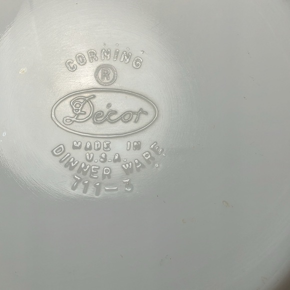 Vintage Laurel Leaf Corning Decor Dinnerware Plates (Set of 4) - Picture 6 of 9